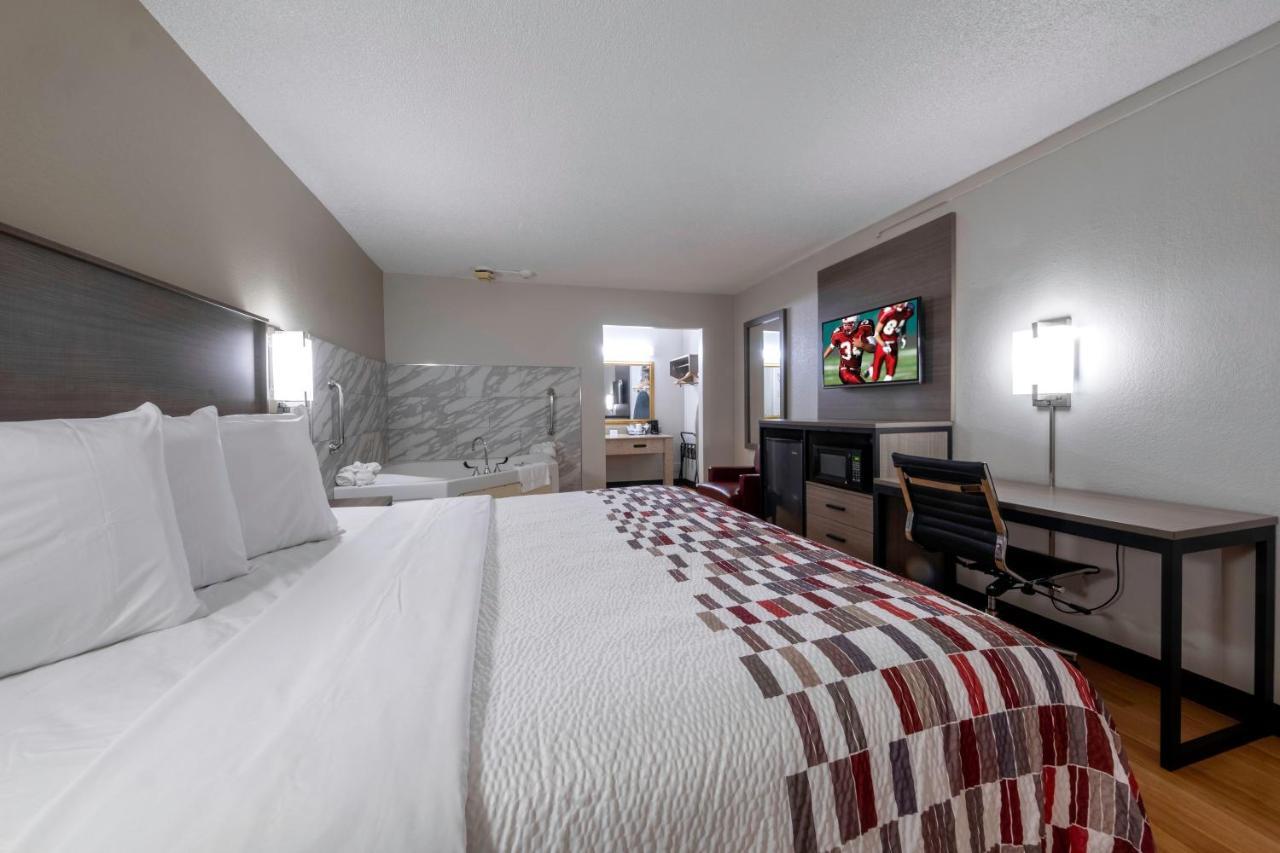 Deluxe King Room with Spa Bath Smoke Free