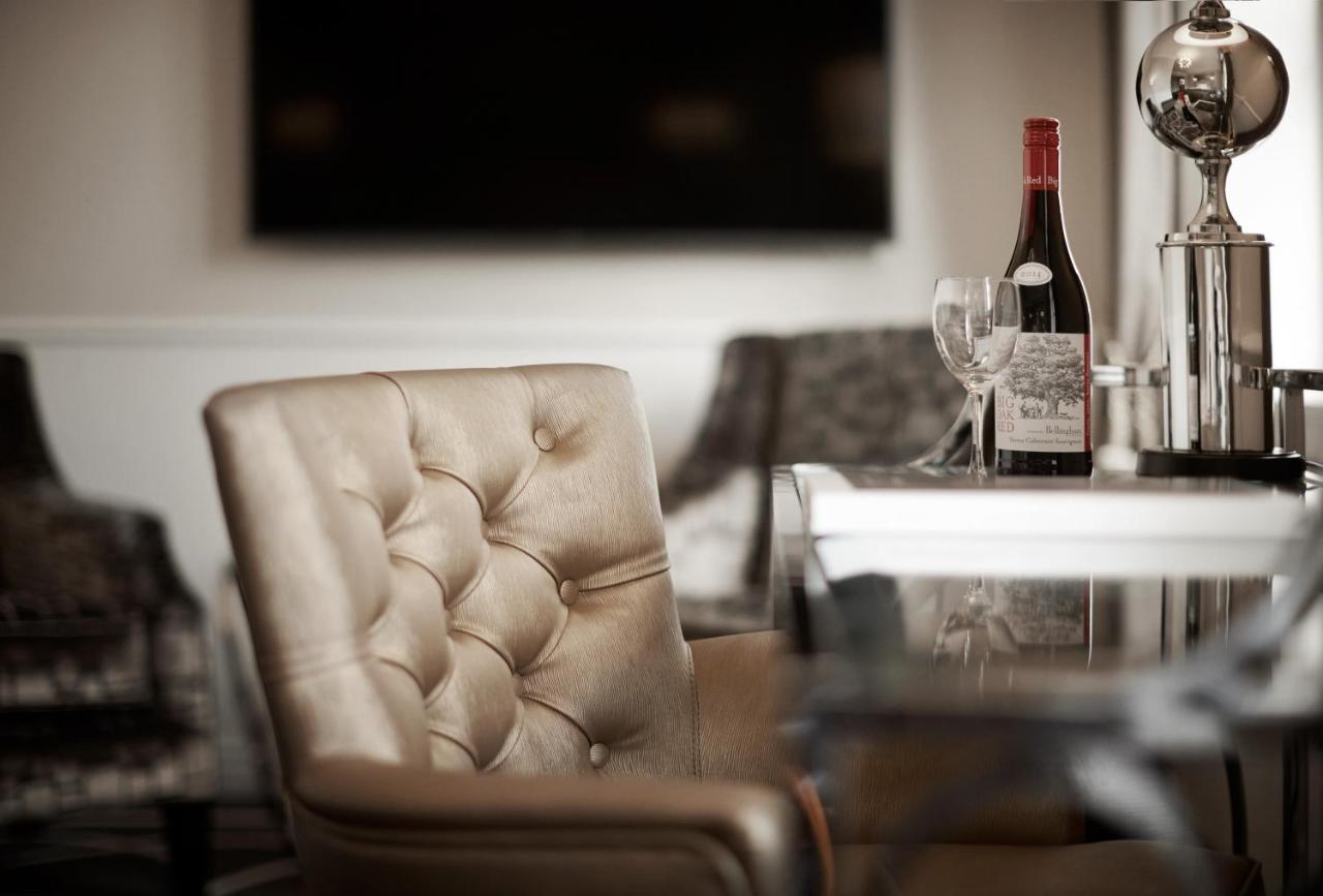 Junior Suite Access to Executive Lounge