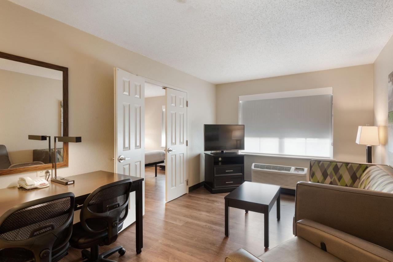 One Bedroom Suite One King Bed Non-Smoking