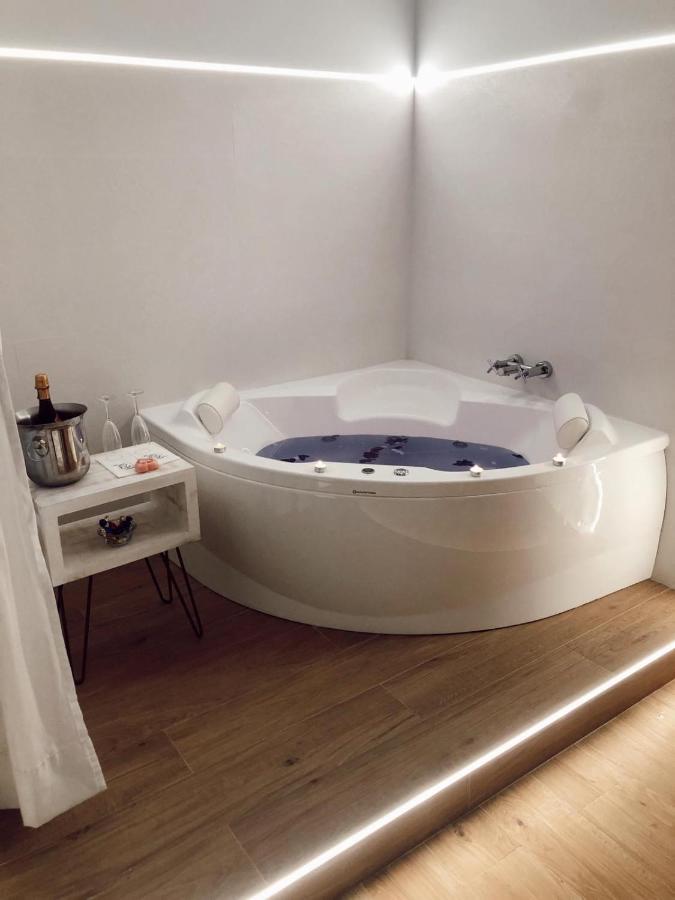 Queen Room Spa Bath