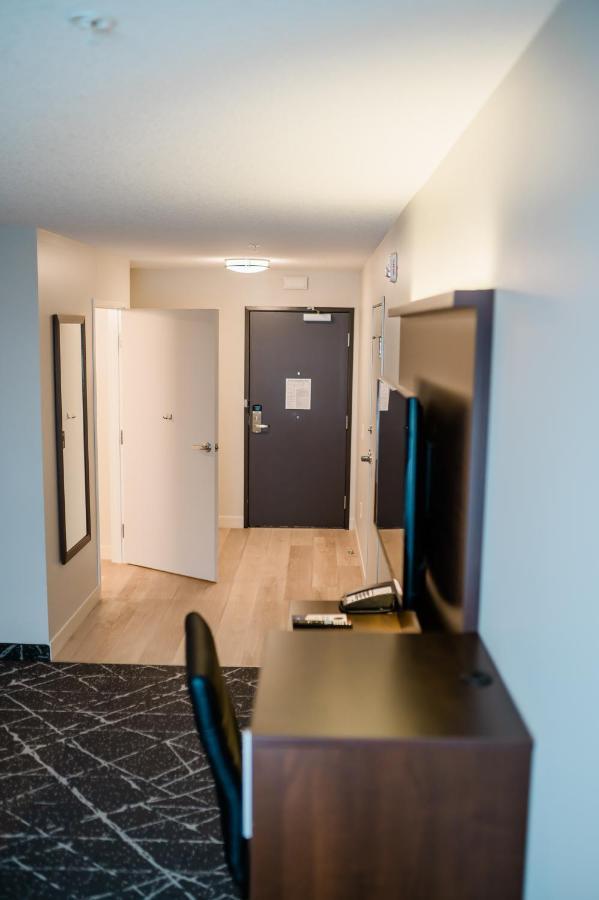 Queen Room - Mobility Access/Non-Smoking