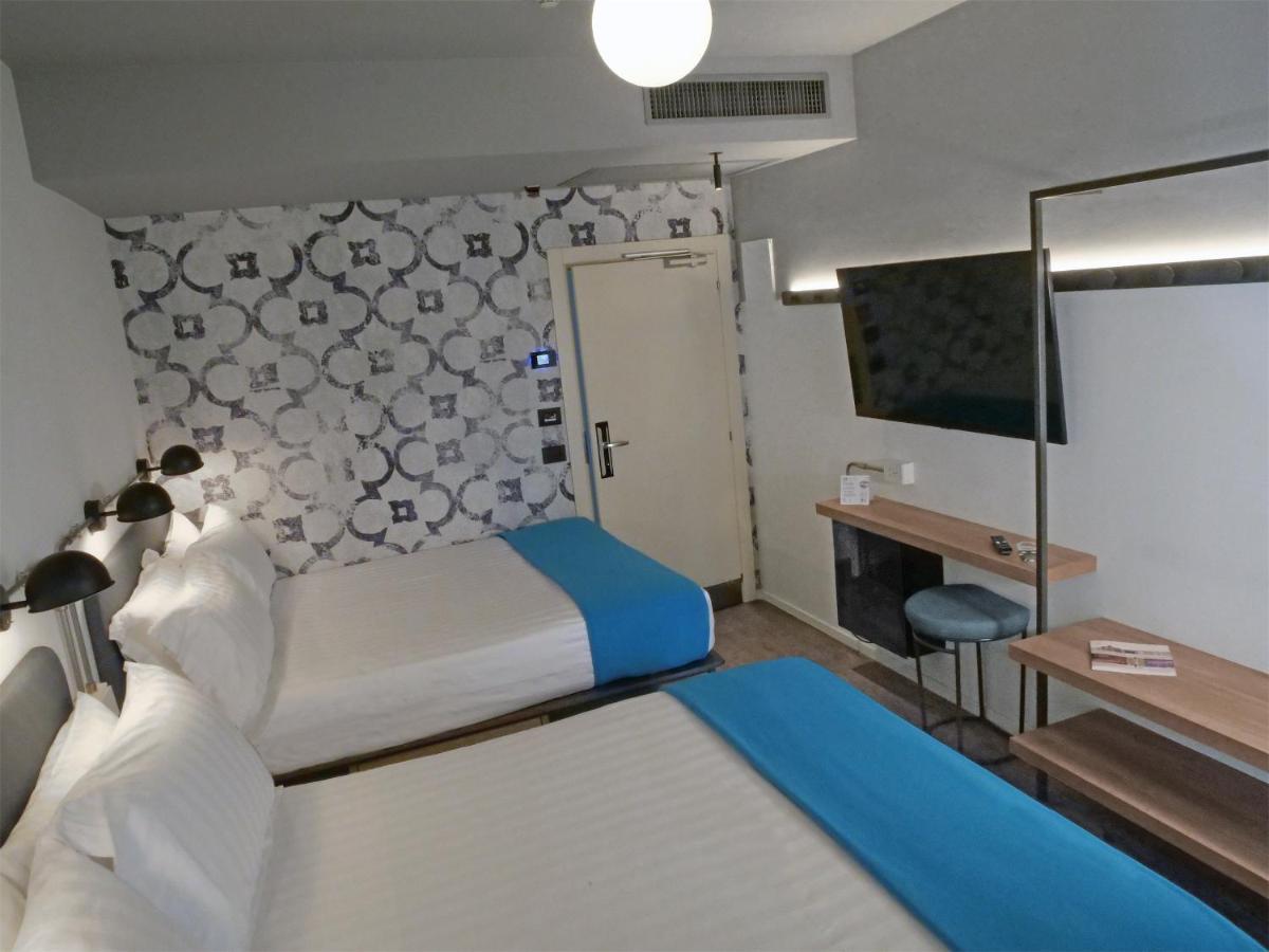 Luxury Triple Room
