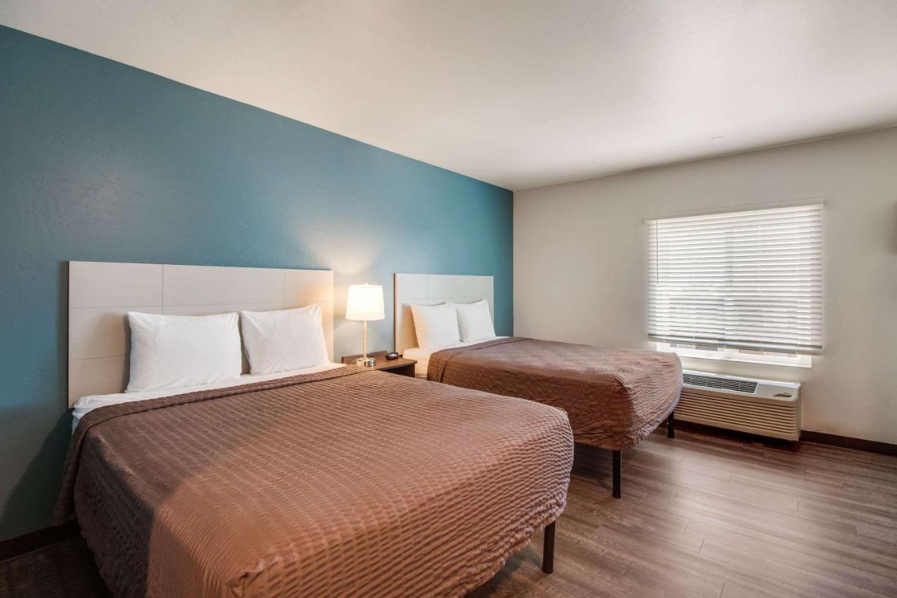 Standard Queen Room Two Queen Beds Non-Smoking