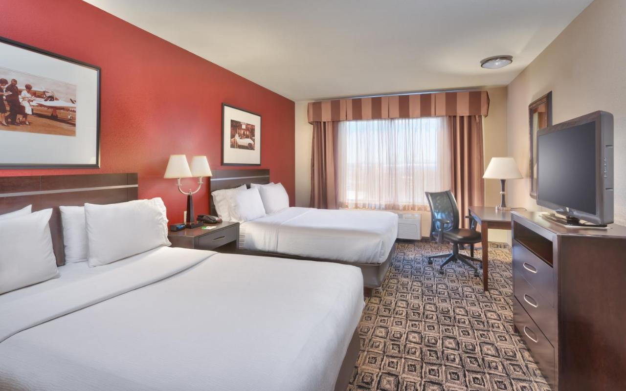 Standard Queen Room Two Queen Beds