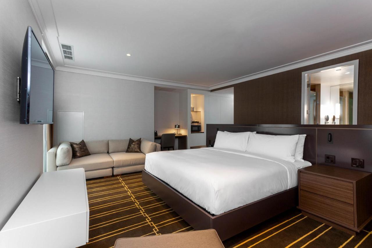 Deluxe Room 1 King Bed