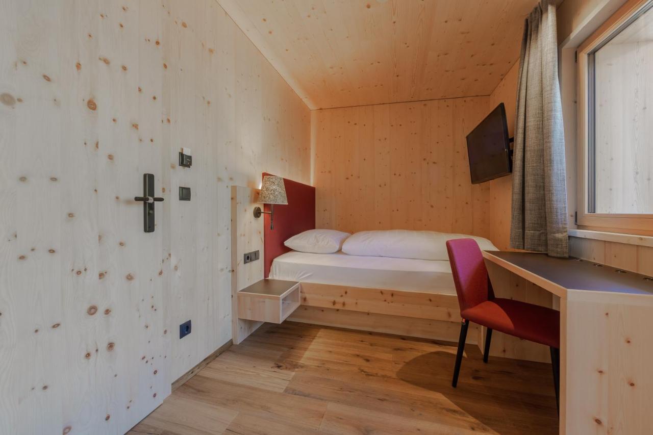 Single Room Balcony,1163404455:JPEG