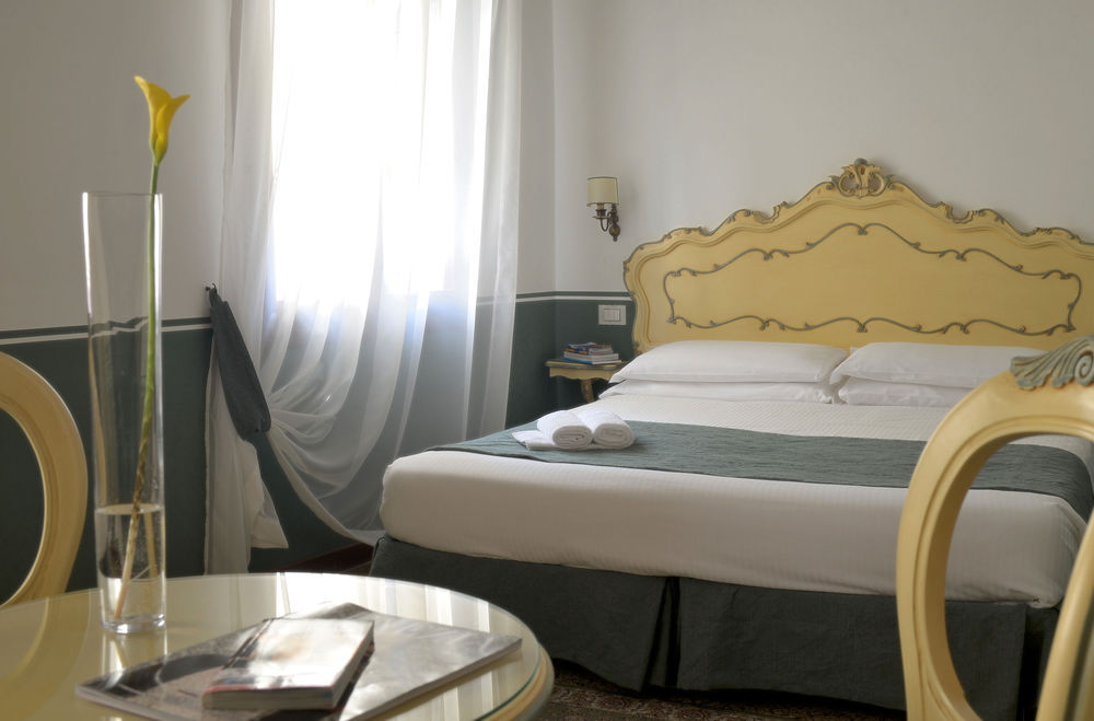 Double or Twin Room Canal View