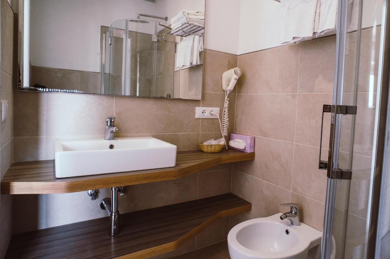 Triple Room Partial Sea View
