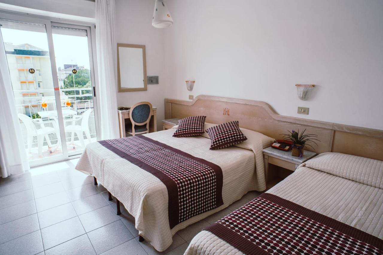 Triple Room Partial Sea View