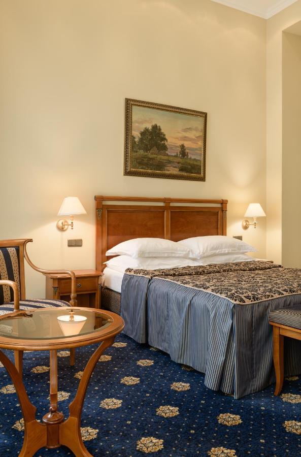 Premier King Room