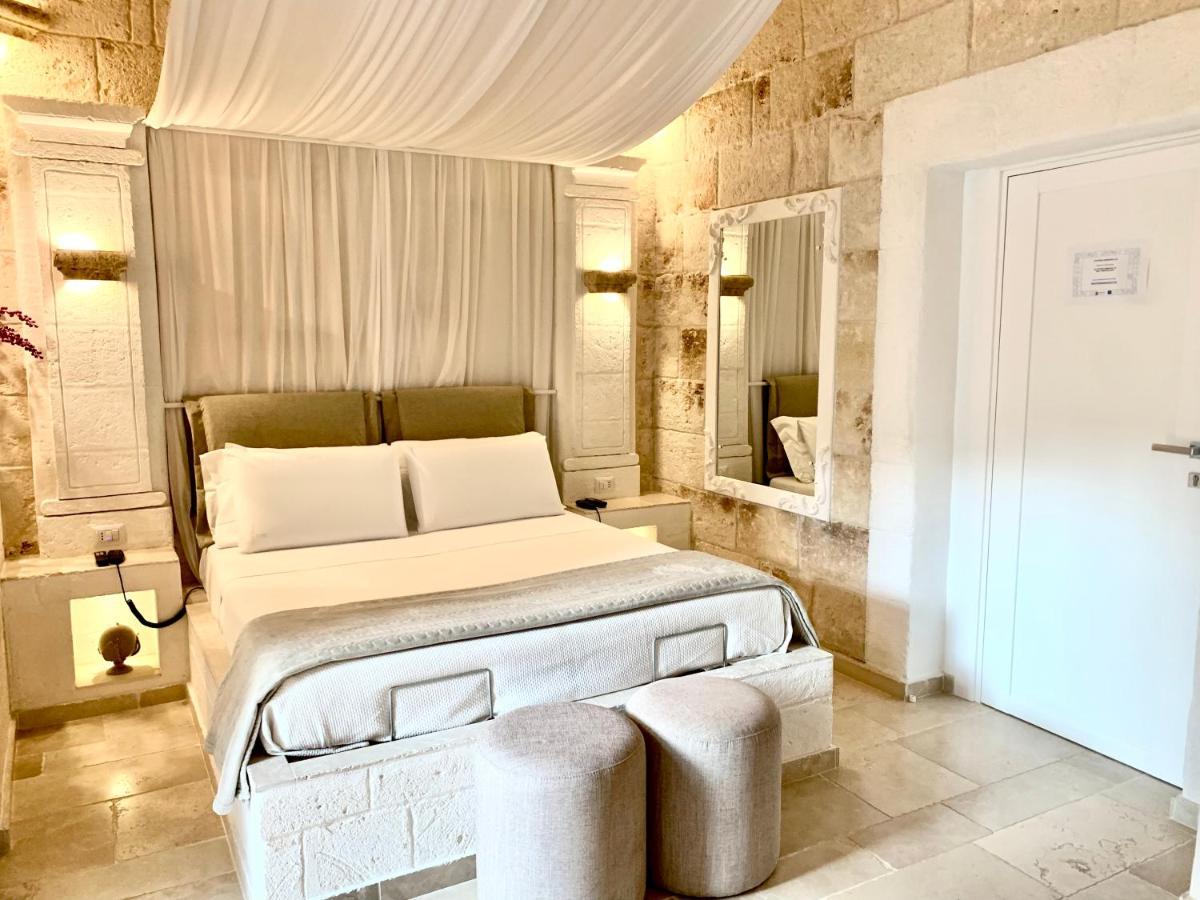 Deluxe Double Room Shower