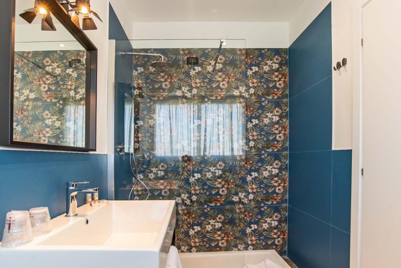 Double or Twin Room Private Bathroom