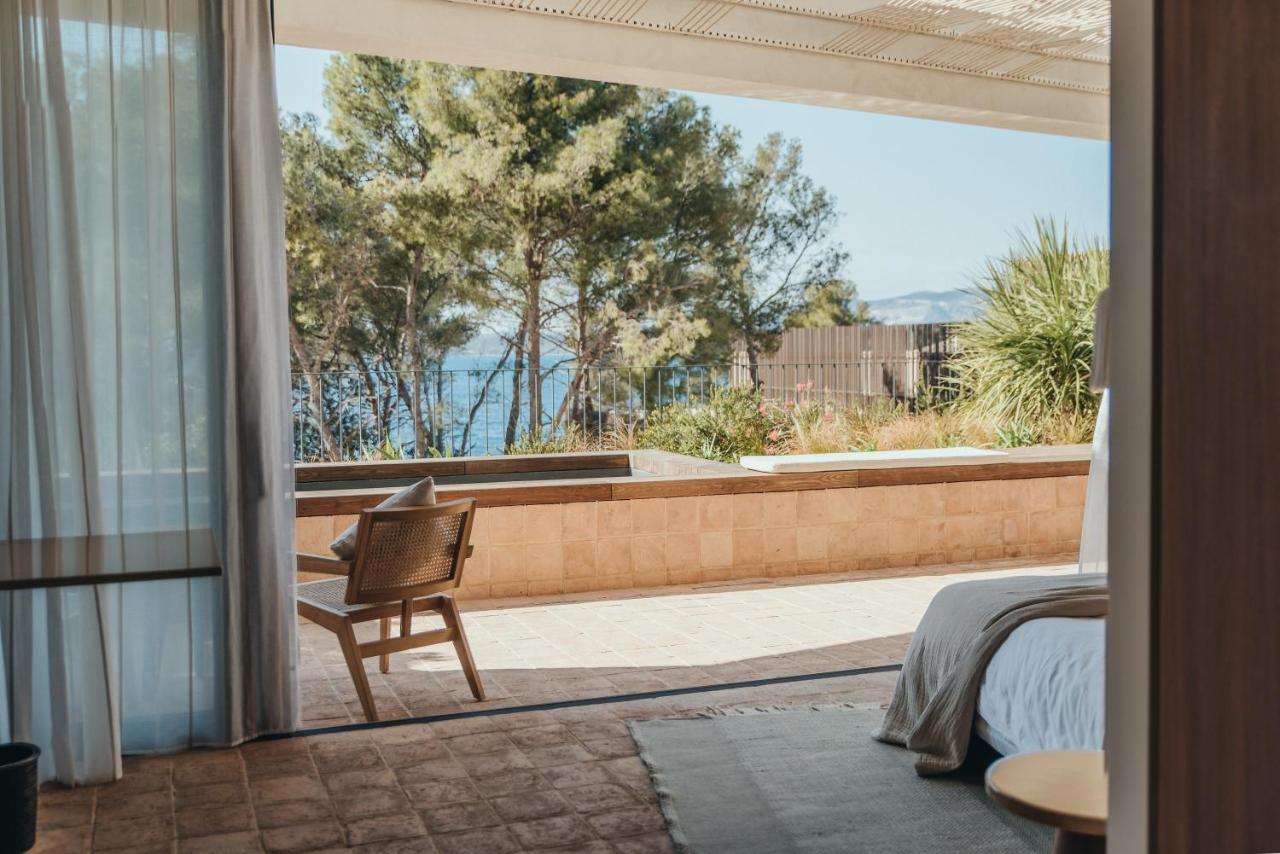 Private Pool Suite