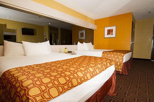 Queen Room Two Queen Beds Smoking