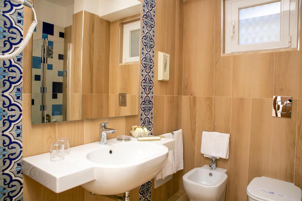 Standard Double or Twin Room Balcony