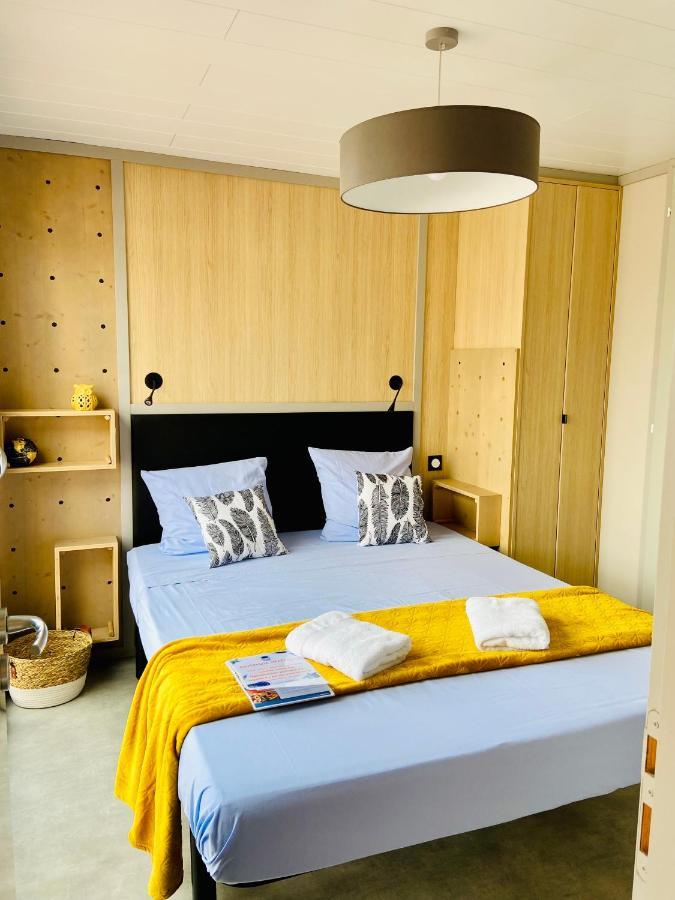 One-Bedroom LodgeBoat Grand Large Side