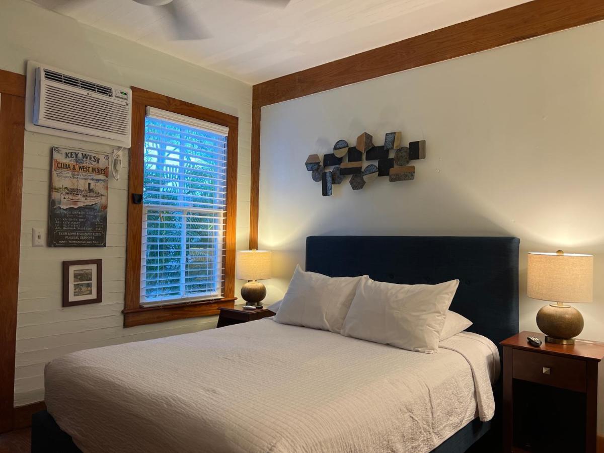 Classic Queen Room