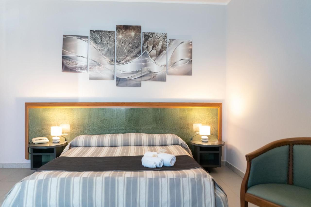 Double or Twin Room,1177139809:JPEG