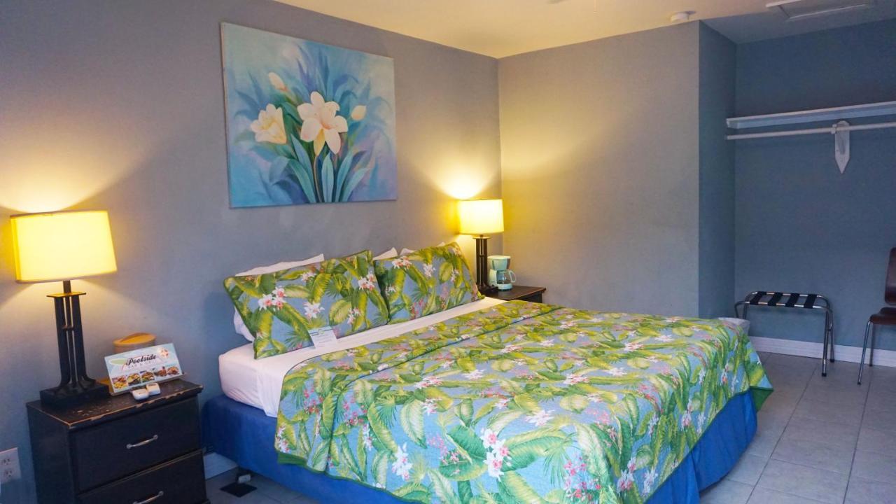 Deluxe King Bed with Sleeper sofa