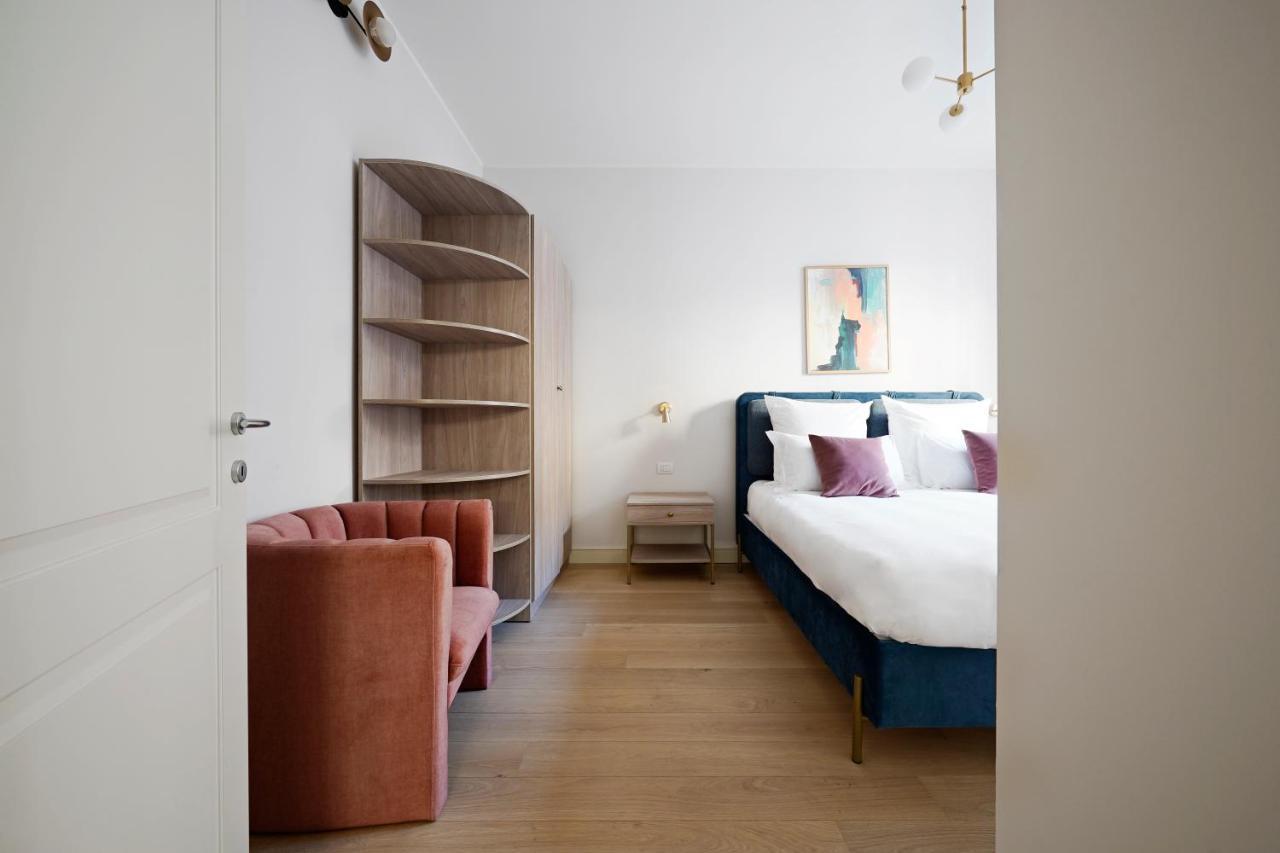Large 1 Bedroom Apartment Balcony Sofa Bed