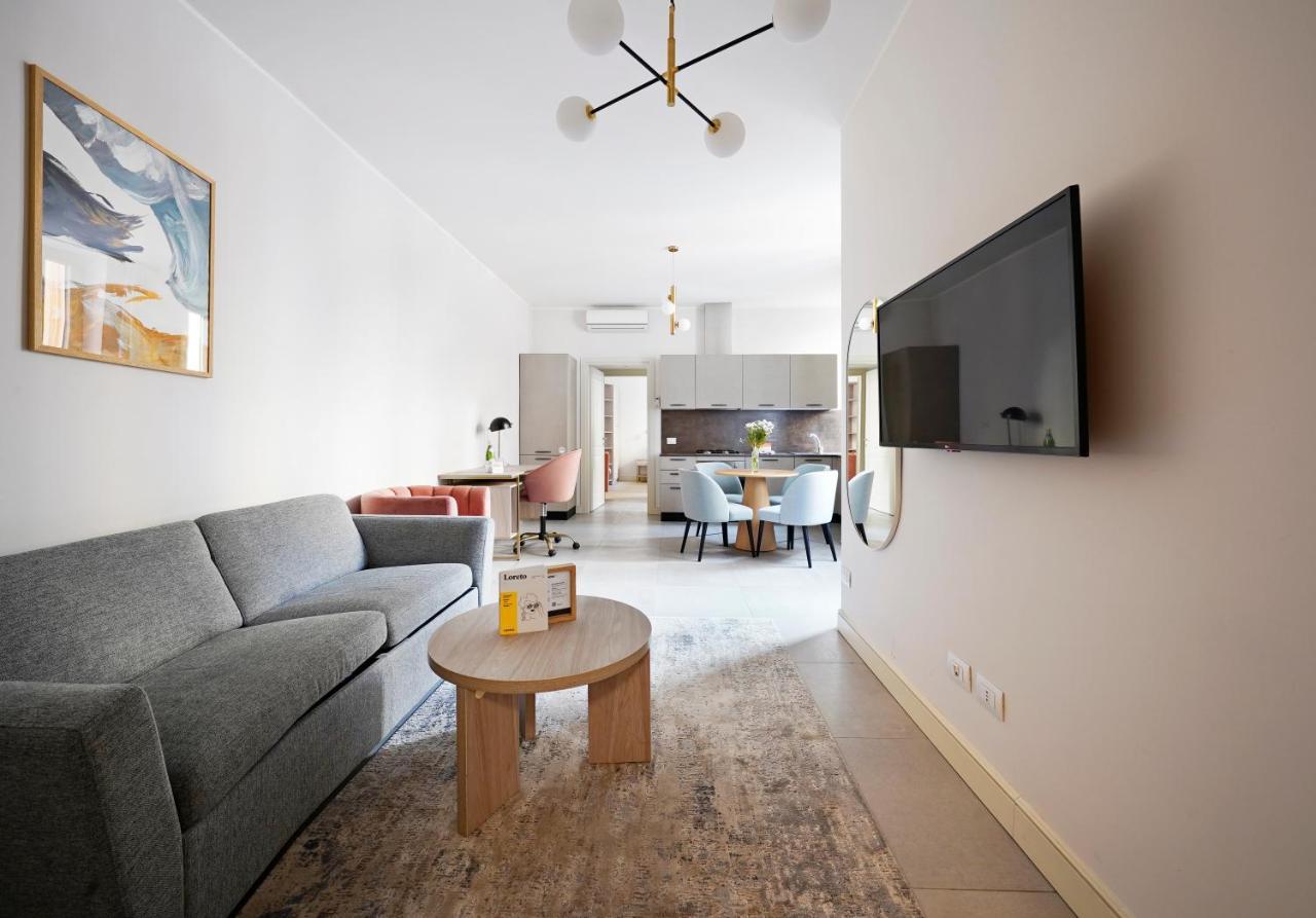 Large 1 Bedroom Apartment Balcony Sofa Bed