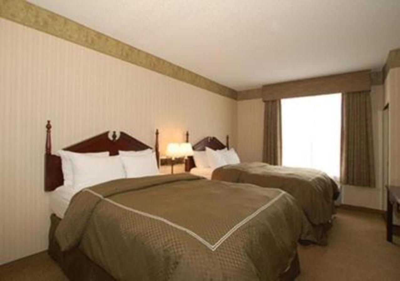 Queen Suite Two Queen Beds Non-Smoking