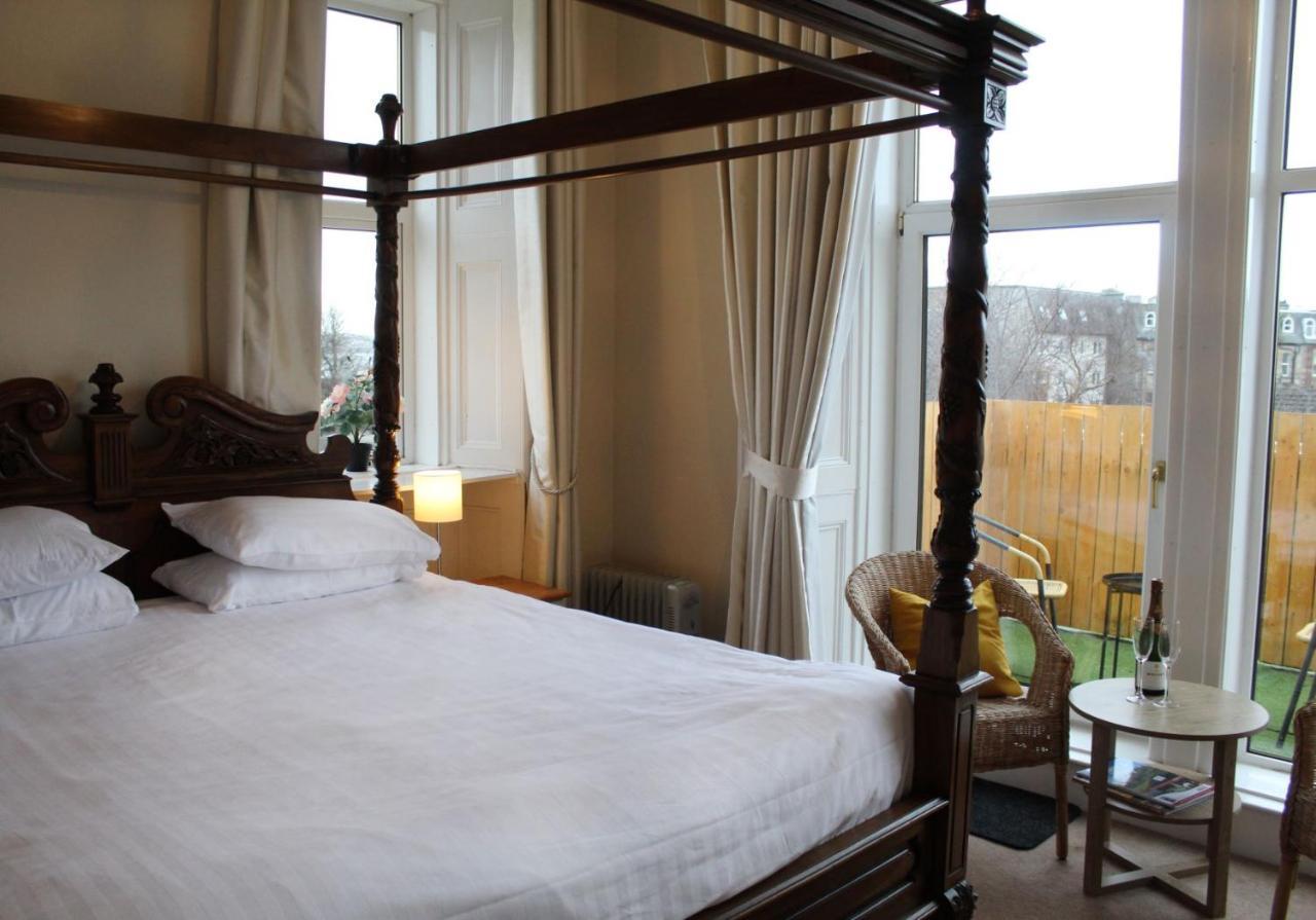 Double Room Four Poster Bed