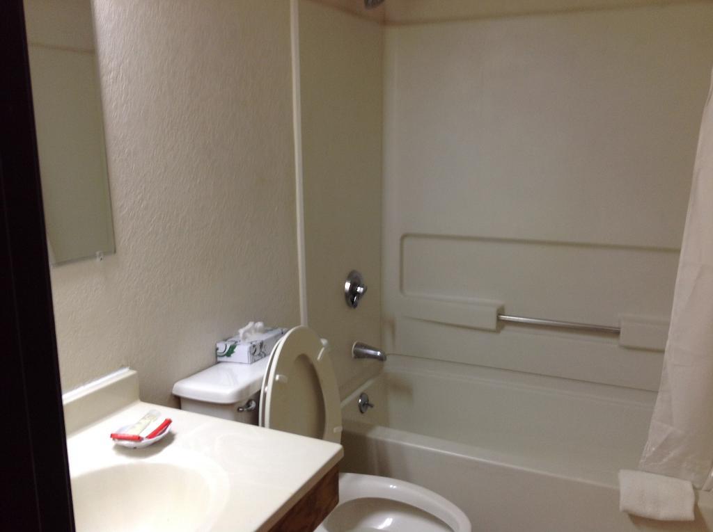 Double Room with Two Double Beds - Non-Smoking