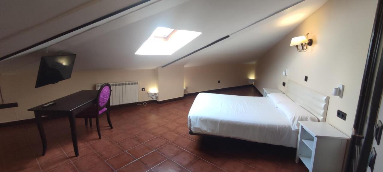 Double Room Bathtub