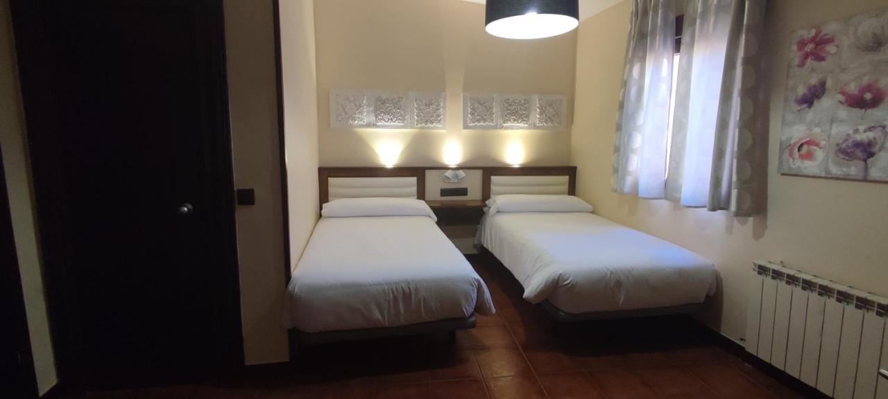 Twin Room Private Bathroom