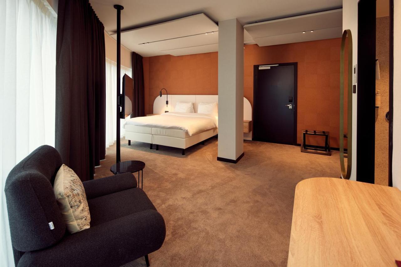 Deluxe Room,1707053472:JPEG