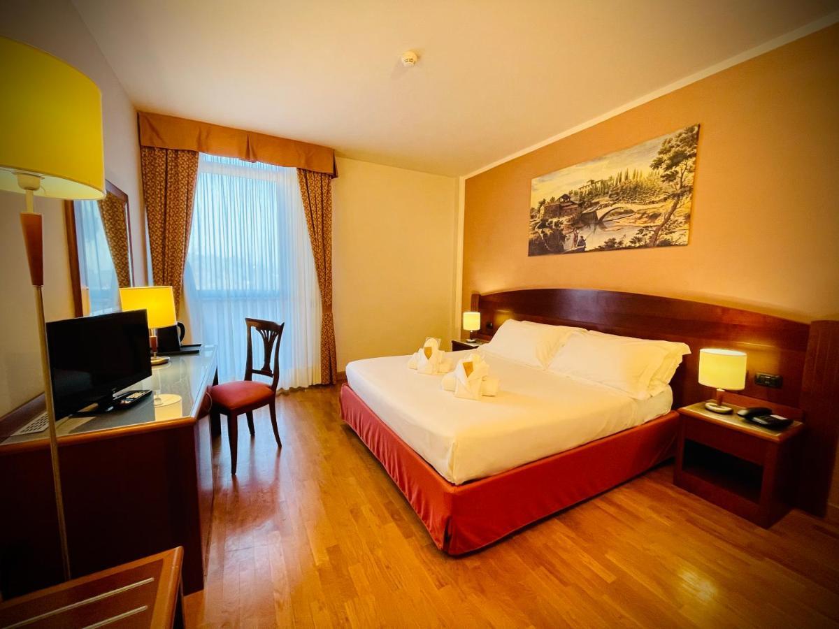 Double or Twin Room,1184736705:JPEG