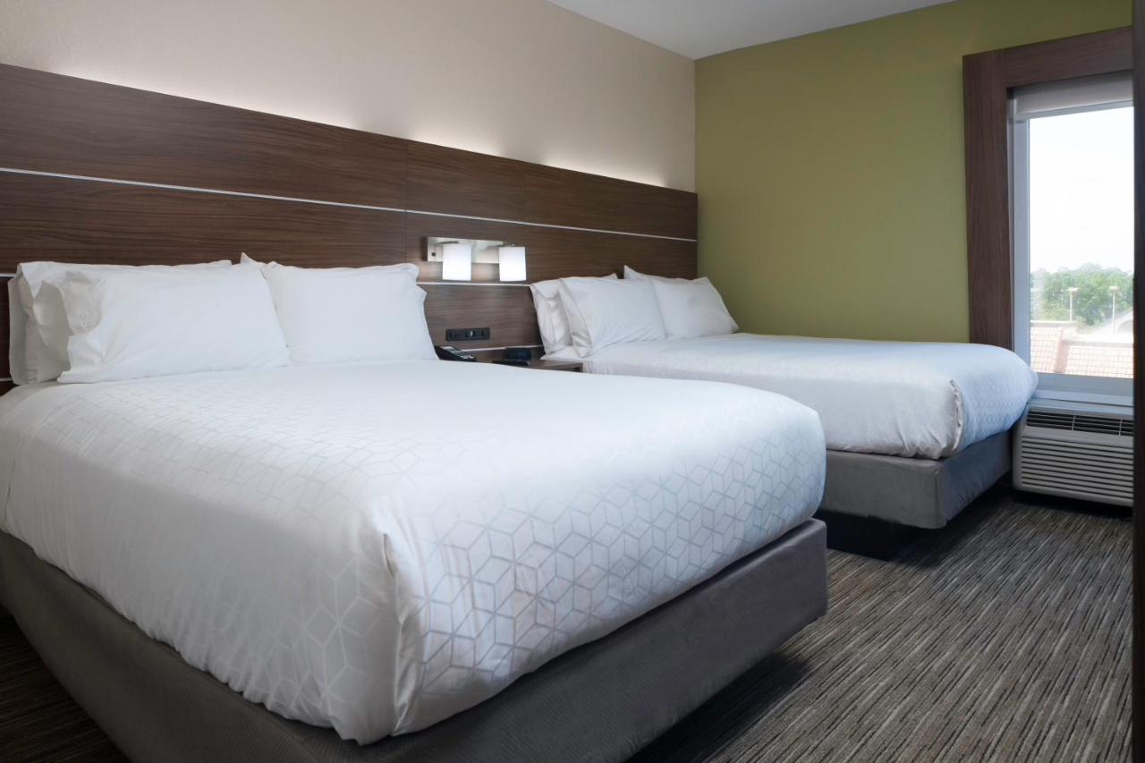 Standard Room Two Queen Beds