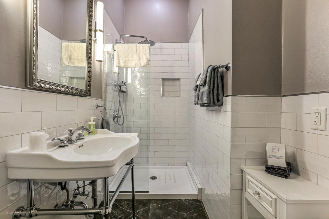Double Queen Room