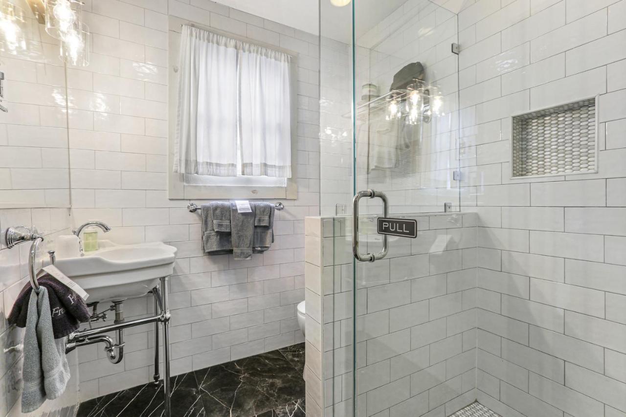 Double Queen Room