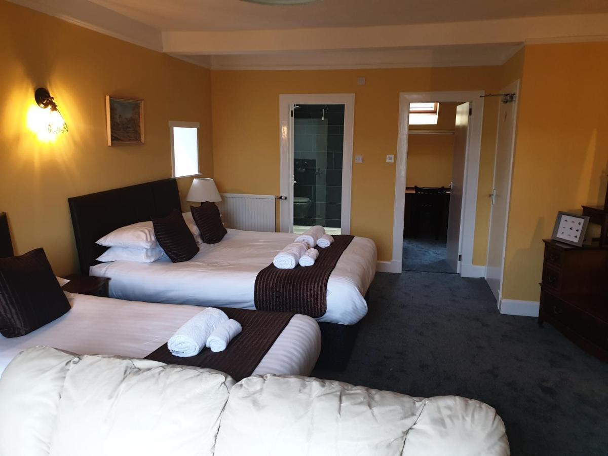 Deluxe Family Room