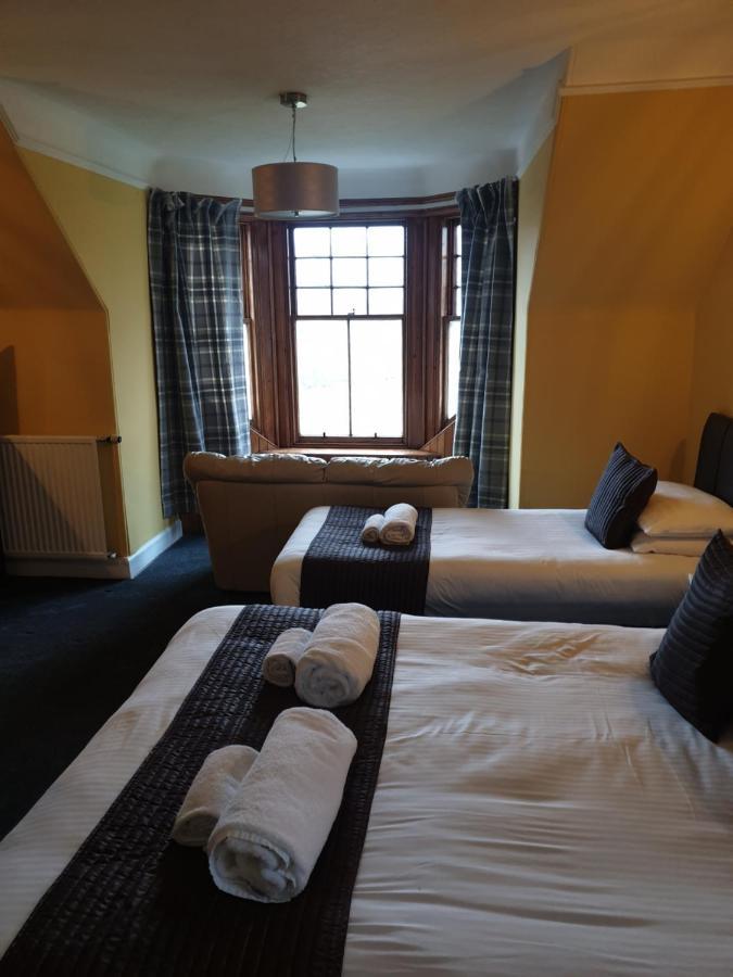 Deluxe Family Room