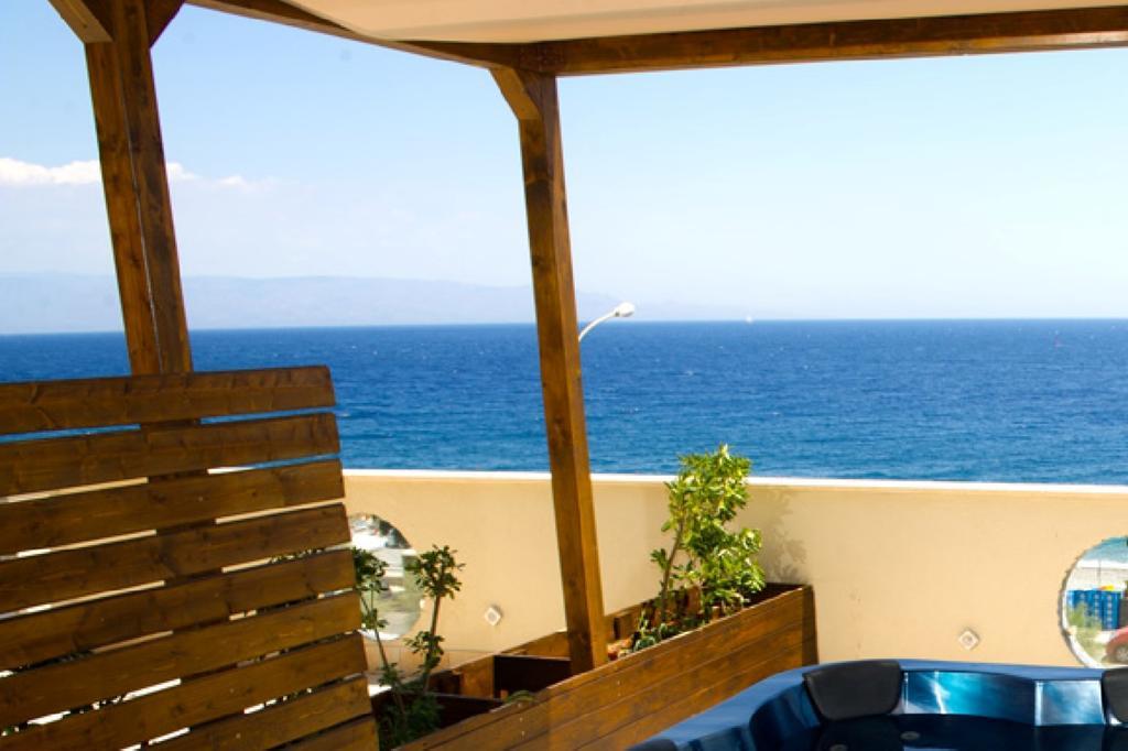 Double or Twin Room Private Pool Sea View