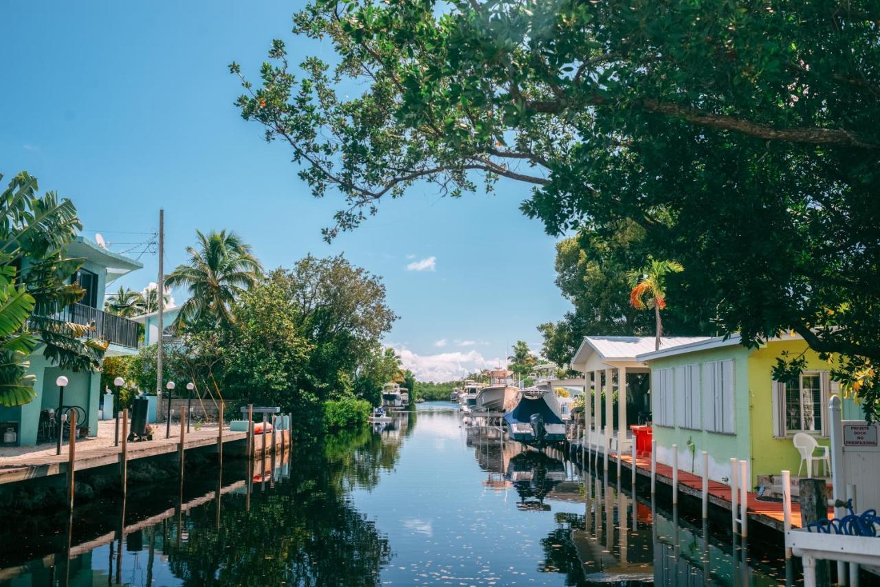 Canal view One Bedroom Suite Off the Main Property
