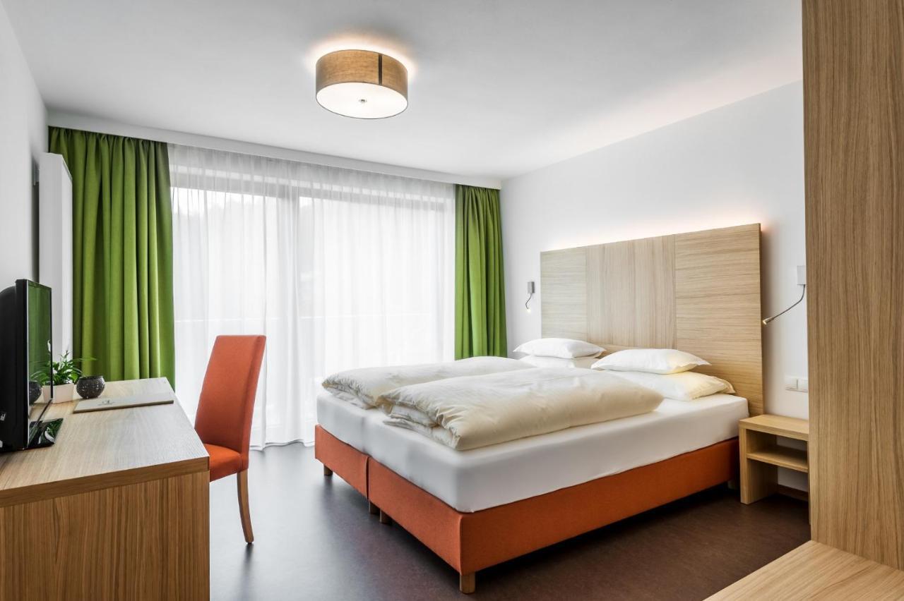 Standard Doppel-/Zweibettzimmer mit Balkon