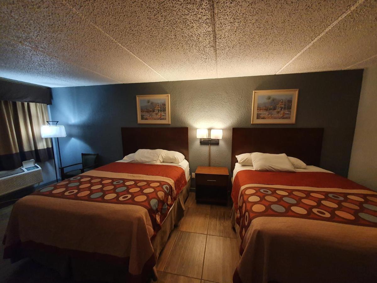 Queen Room Two Queen Beds