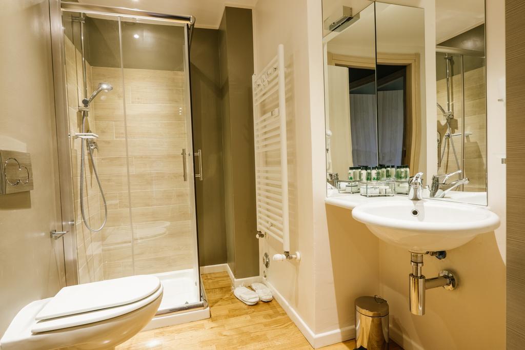 Executive Suite,119047303:JPEG