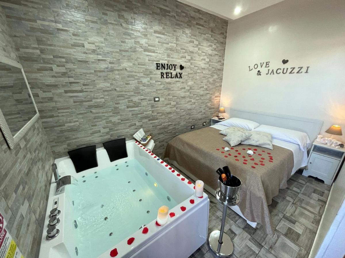 Queen Suite Spa Bath