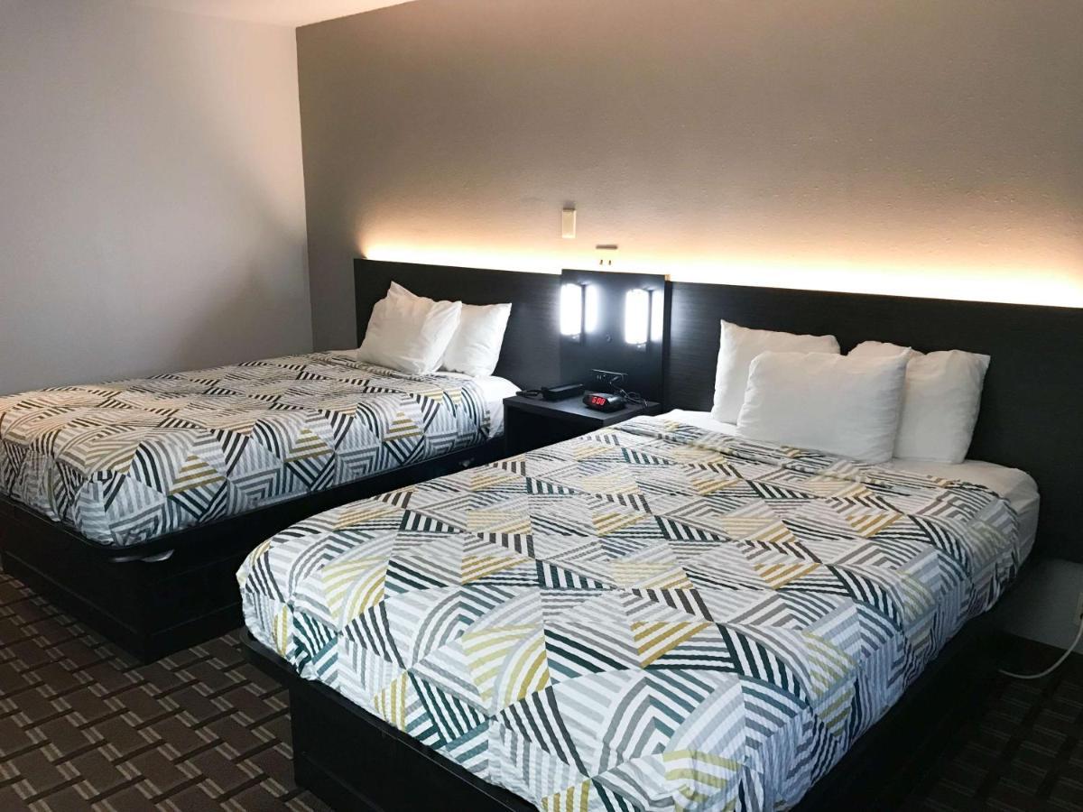 2 Full Beds Non-Smoking Micfridge