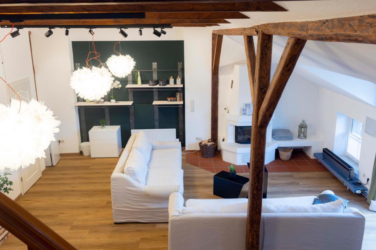 Studio mit Balkon