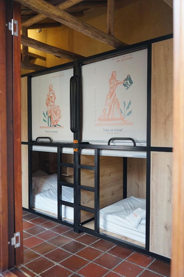 Single Bed 10-Bed Dormitory Room