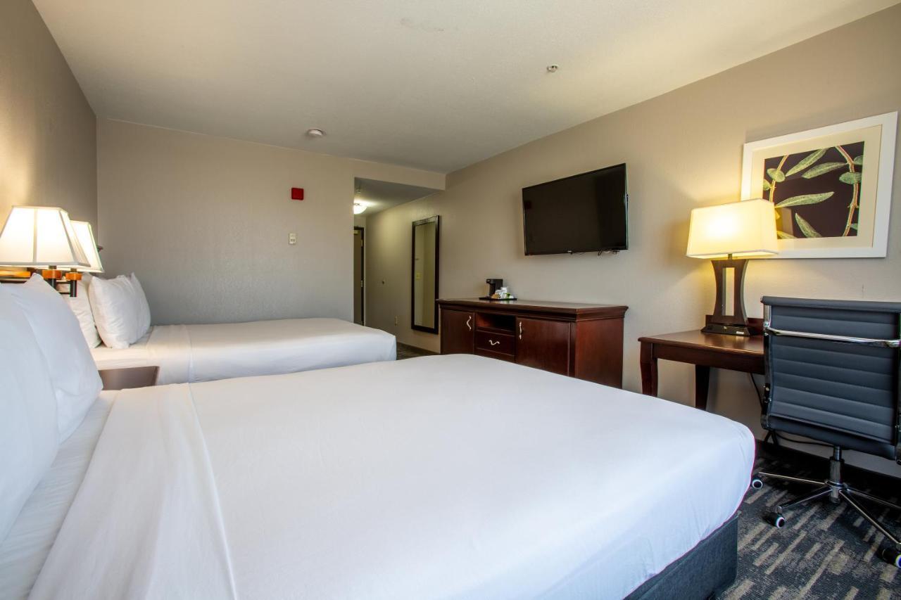 Queen Room Two Queen Beds