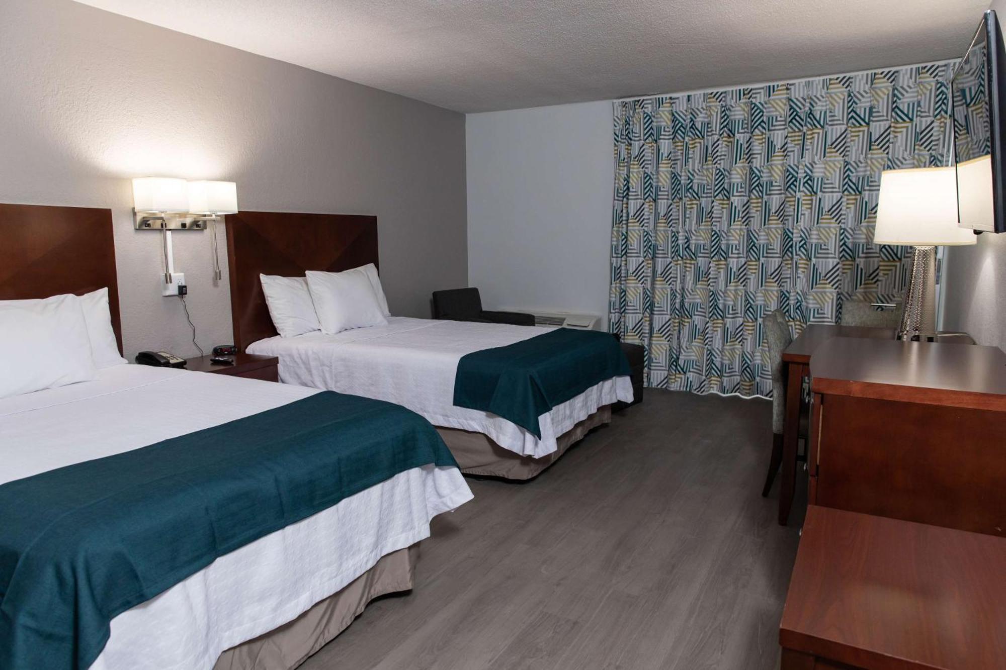 Deluxe Quadruple Room Non-Smoking