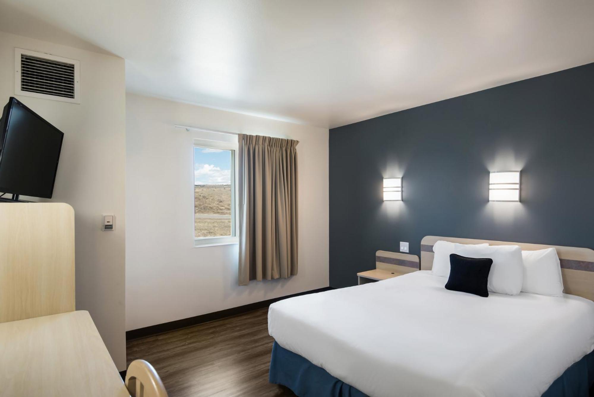 Accessible Queen Room
