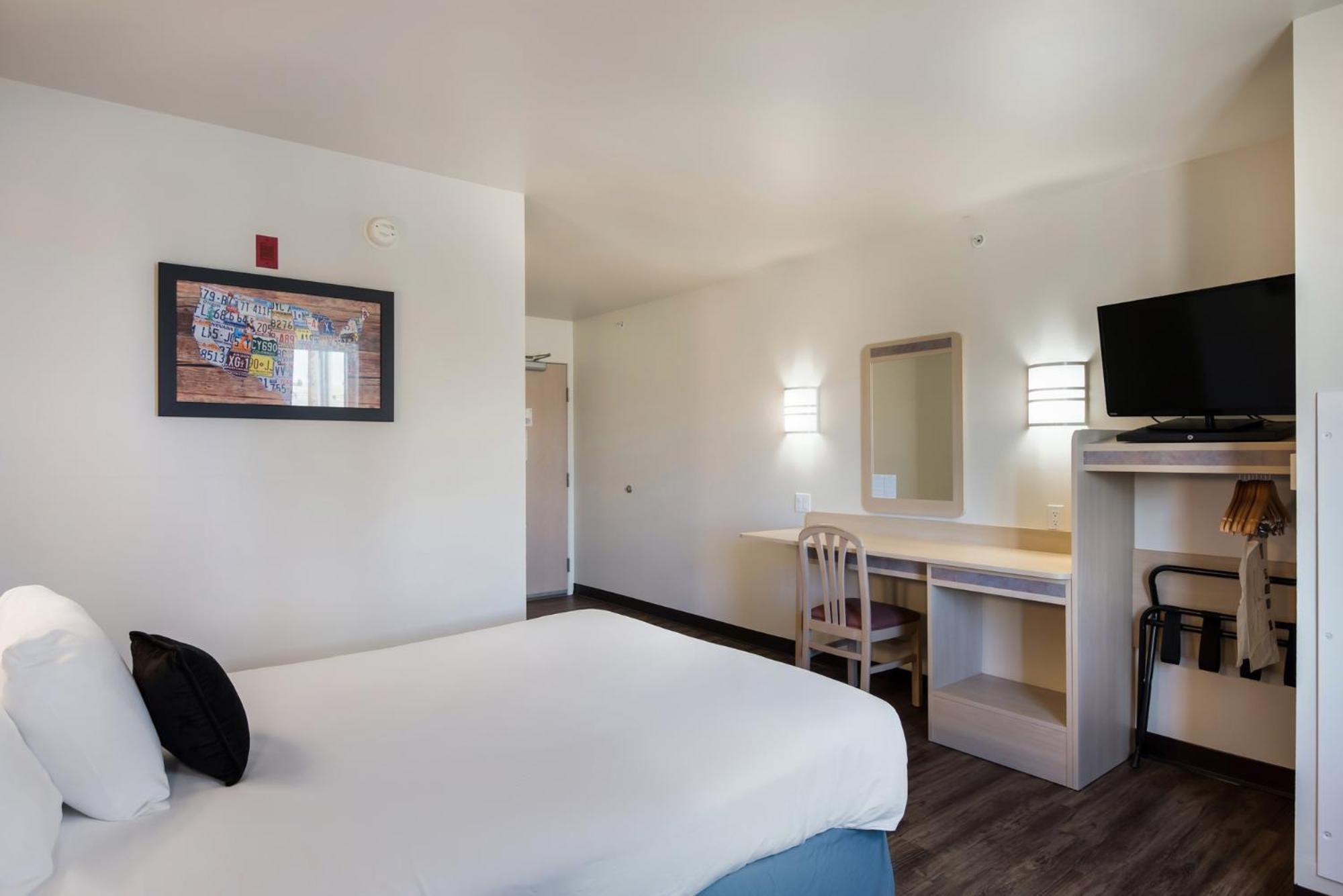 Accessible Queen Room
